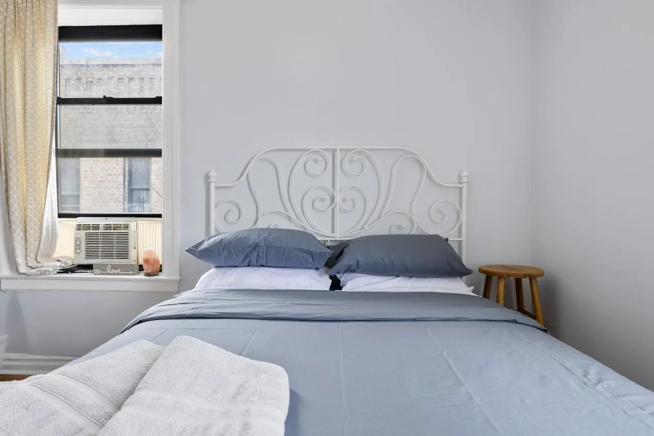 Live Upper Manhattan On A Budget Нью-Йорк 0*,